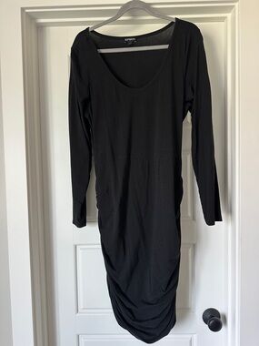 Express Black Long-Sleeve Scoop Neck Ruched Midi Dress